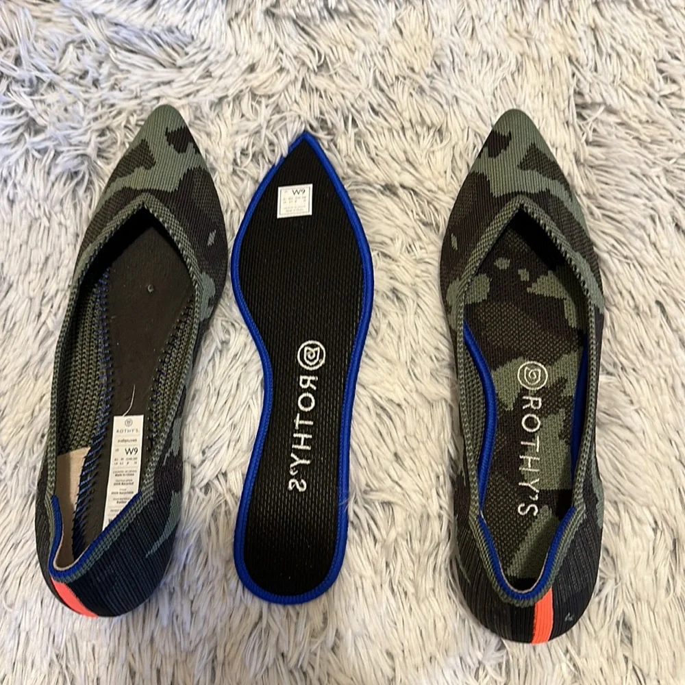 Rothy’s Women’s Spuce The Point Cameo Green Flats - Picture 7 of 7